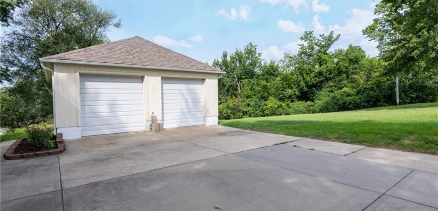 1207 Saint Paul Avenue, Excelsior Springs, MO 64024