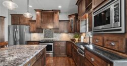 15053 Eagle Lane, Parkville, MO 64152