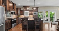 15053 Eagle Lane, Parkville, MO 64152