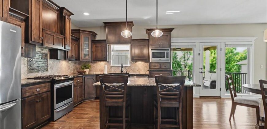 15053 Eagle Lane, Parkville, MO 64152