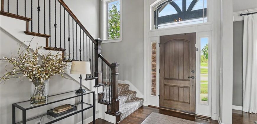 15053 Eagle Lane, Parkville, MO 64152