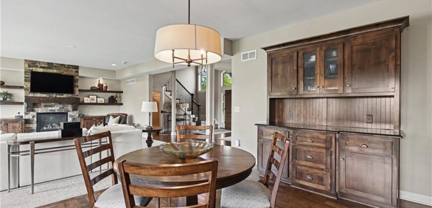 15053 Eagle Lane, Parkville, MO 64152