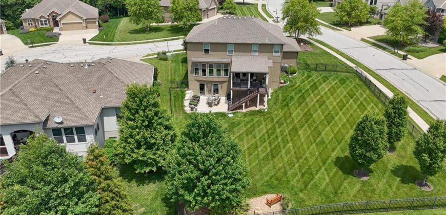 15053 Eagle Lane, Parkville, MO 64152