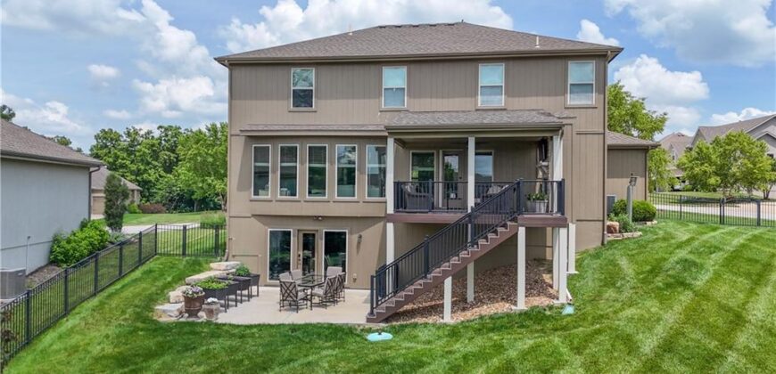 15053 Eagle Lane, Parkville, MO 64152