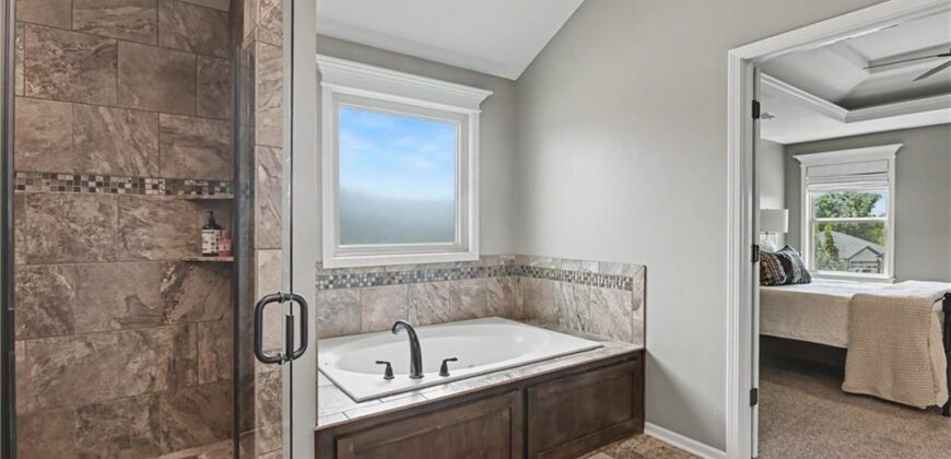15053 Eagle Lane, Parkville, MO 64152