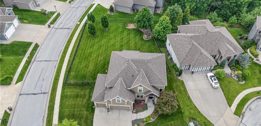 15053 Eagle Lane, Parkville, MO 64152