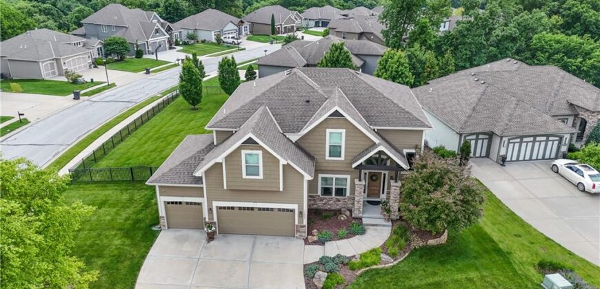 15053 Eagle Lane, Parkville, MO 64152