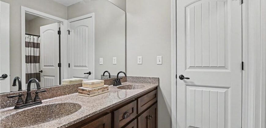 15053 Eagle Lane, Parkville, MO 64152