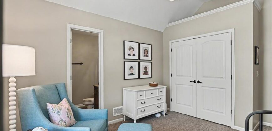 15053 Eagle Lane, Parkville, MO 64152