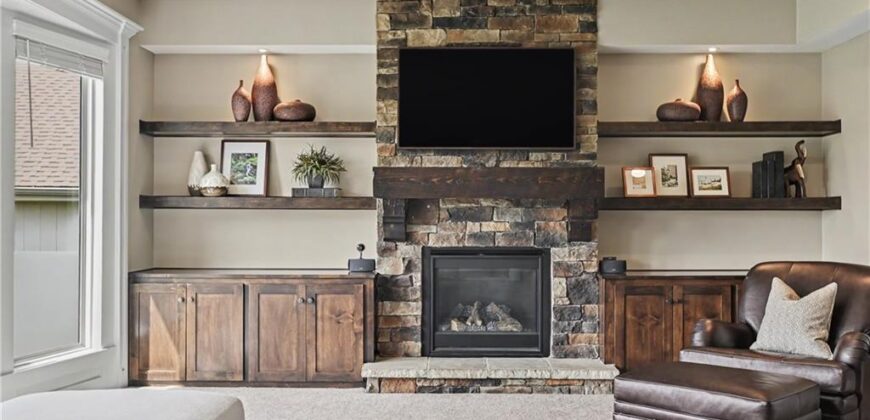 15053 Eagle Lane, Parkville, MO 64152