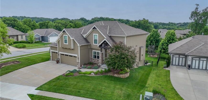 15053 Eagle Lane, Parkville, MO 64152