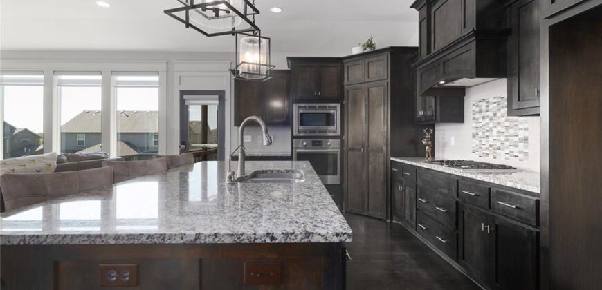 2401 NE 112th Street, Kansas City, MO 64155