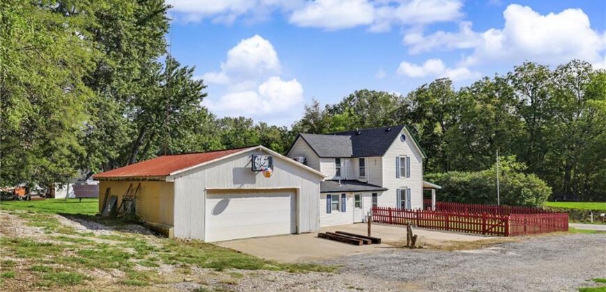 23460 Interurban Road, Dearborn, MO 64439