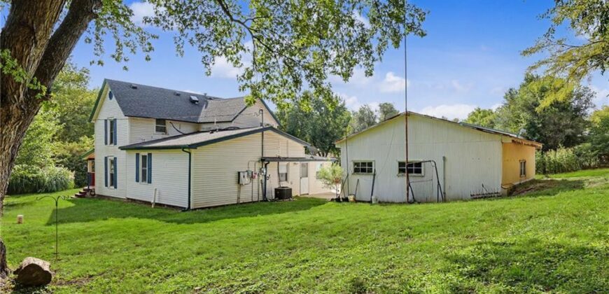 23460 Interurban Road, Dearborn, MO 64439