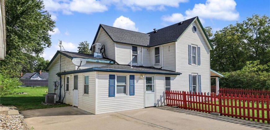 23460 Interurban Road, Dearborn, MO 64439