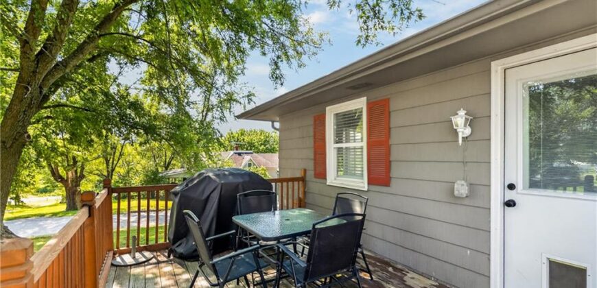 105 S July Street, Dearborn, MO 64439