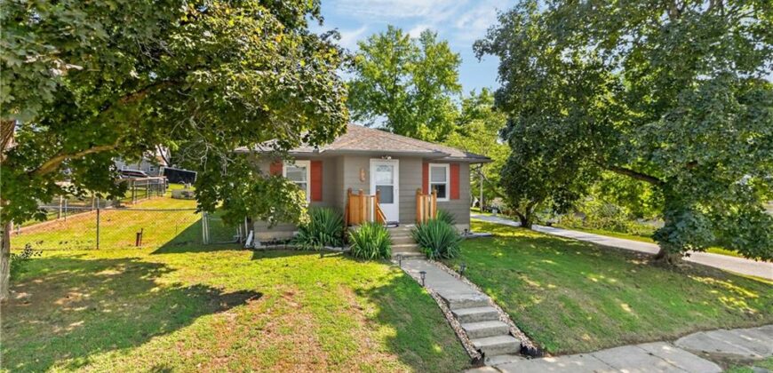 105 S July Street, Dearborn, MO 64439