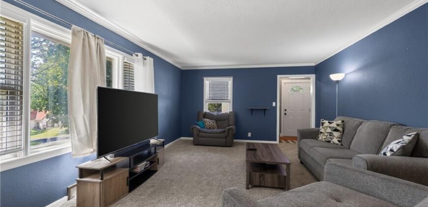 105 S July Street, Dearborn, MO 64439