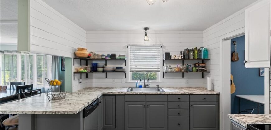 105 S July Street, Dearborn, MO 64439