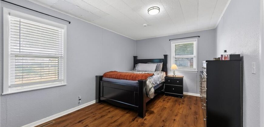 105 S July Street, Dearborn, MO 64439