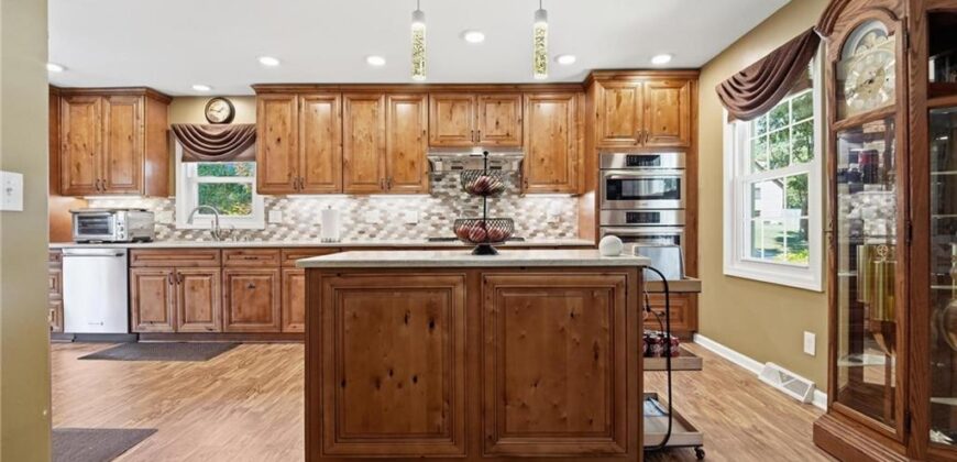 7320 N Garfield Avenue, Gladstone, MO 64118
