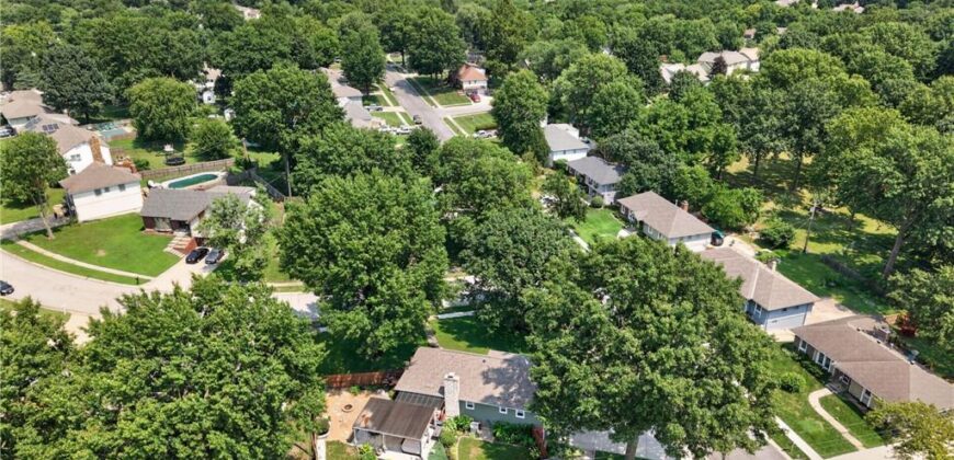 7320 N Garfield Avenue, Gladstone, MO 64118
