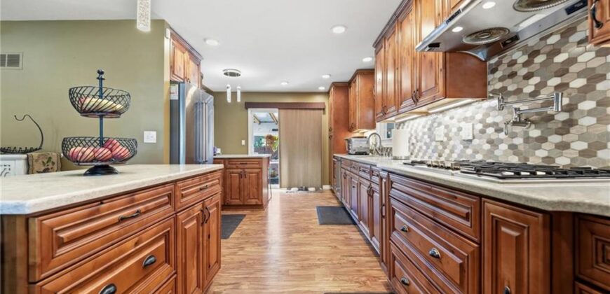 7320 N Garfield Avenue, Gladstone, MO 64118