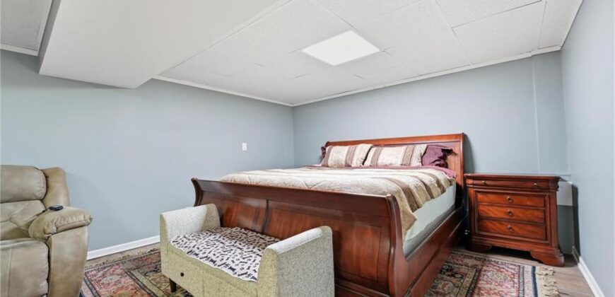 7320 N Garfield Avenue, Gladstone, MO 64118