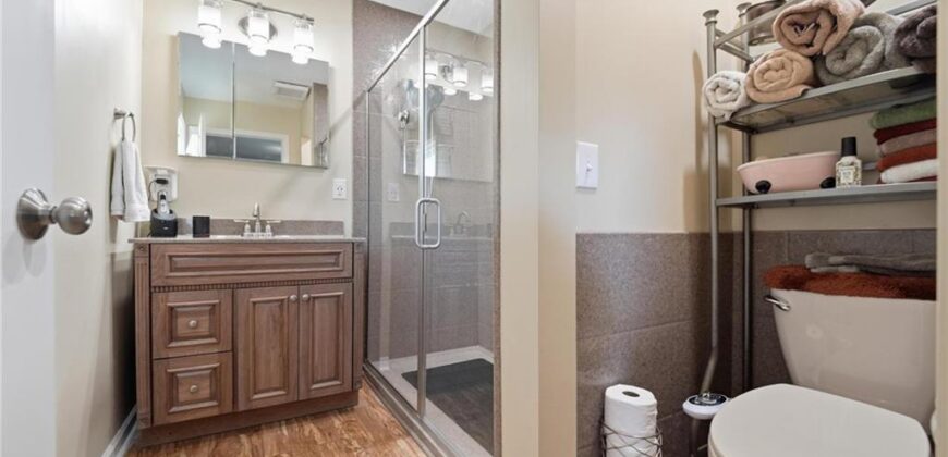 7320 N Garfield Avenue, Gladstone, MO 64118