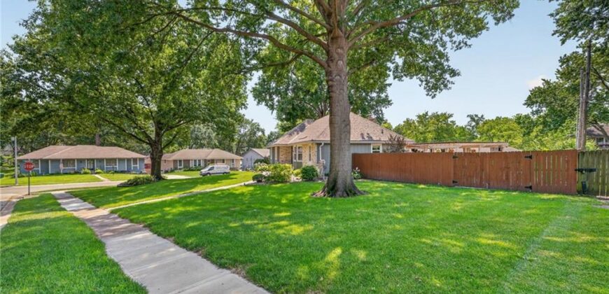 7320 N Garfield Avenue, Gladstone, MO 64118