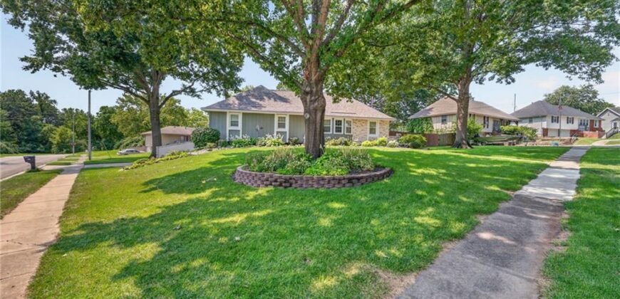 7320 N Garfield Avenue, Gladstone, MO 64118