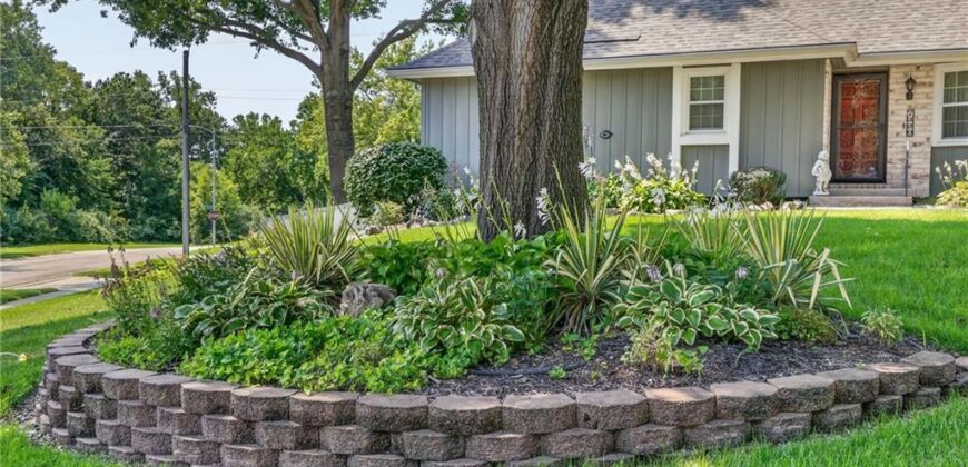 7320 N Garfield Avenue, Gladstone, MO 64118