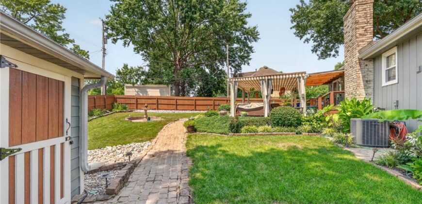 7320 N Garfield Avenue, Gladstone, MO 64118