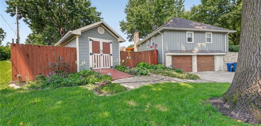7320 N Garfield Avenue, Gladstone, MO 64118