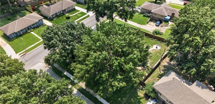 7320 N Garfield Avenue, Gladstone, MO 64118
