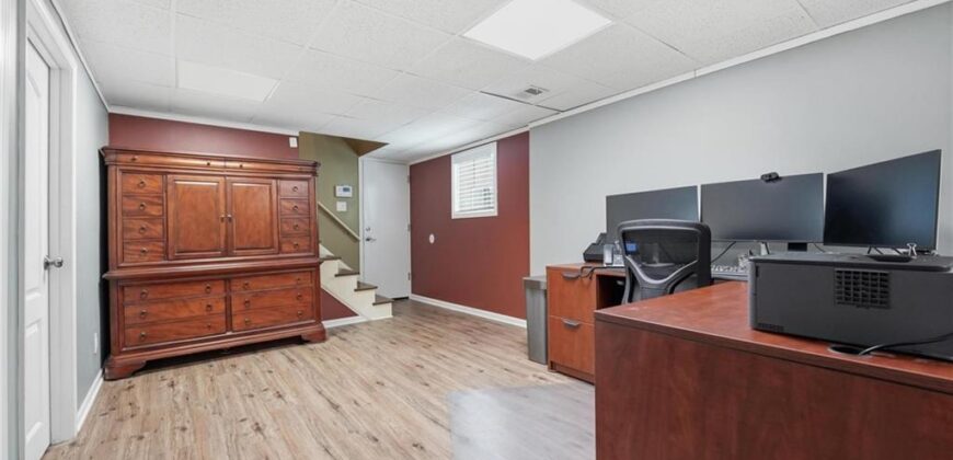 7320 N Garfield Avenue, Gladstone, MO 64118