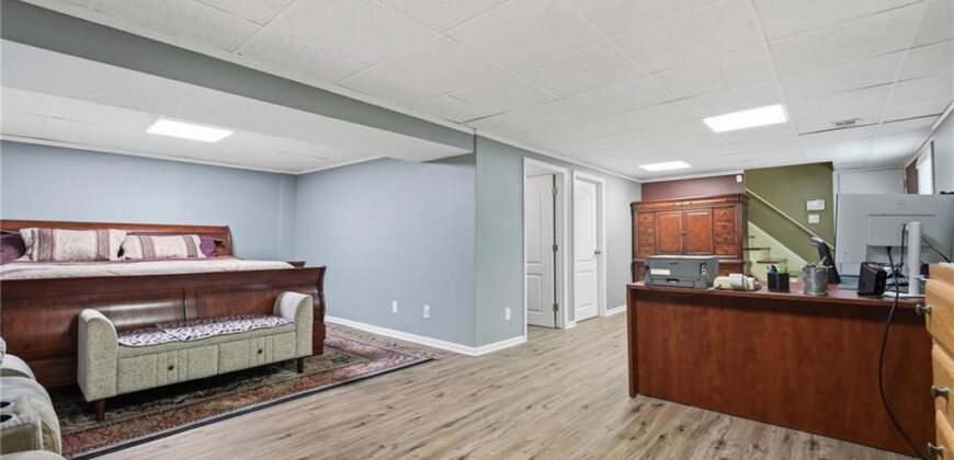 7320 N Garfield Avenue, Gladstone, MO 64118
