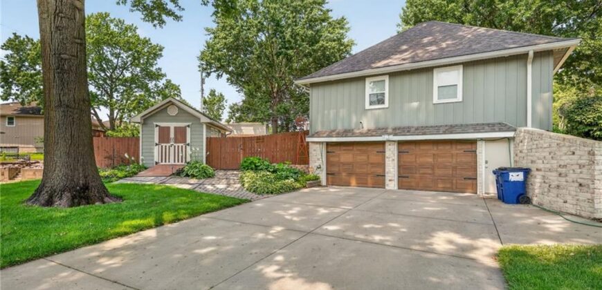 7320 N Garfield Avenue, Gladstone, MO 64118