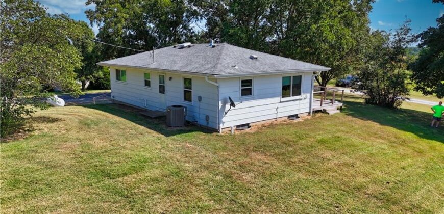 19550 Shane Lane, Weston, MO 64098