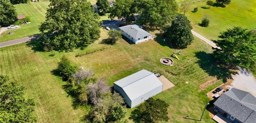 19550 Shane Lane, Weston, MO 64098