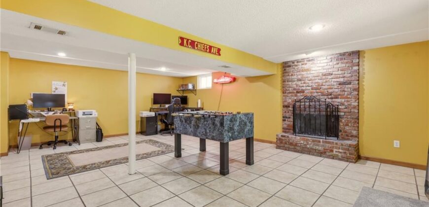 5440 N Cleveland Avenue, Kansas City, MO 64119