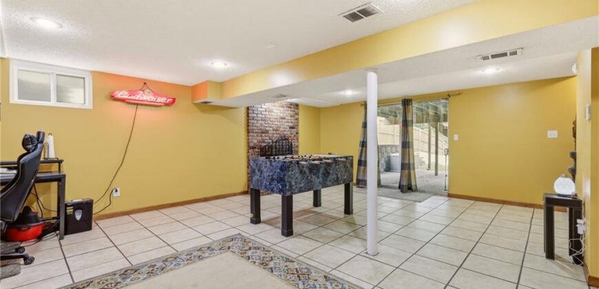 5440 N Cleveland Avenue, Kansas City, MO 64119
