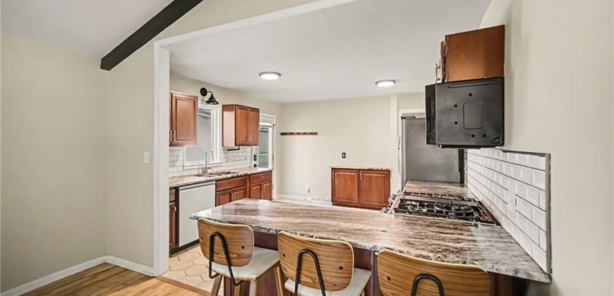 730 Goodlet Circle, Weston, MO 64098