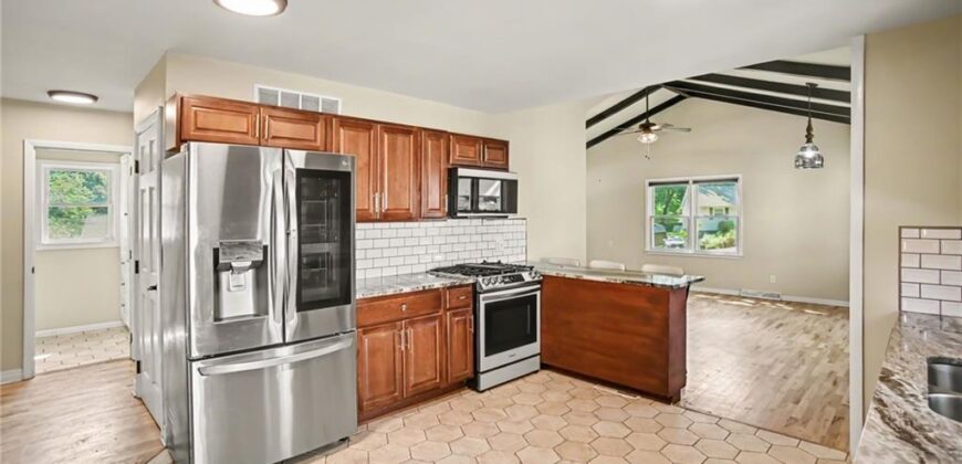 730 Goodlet Circle, Weston, MO 64098