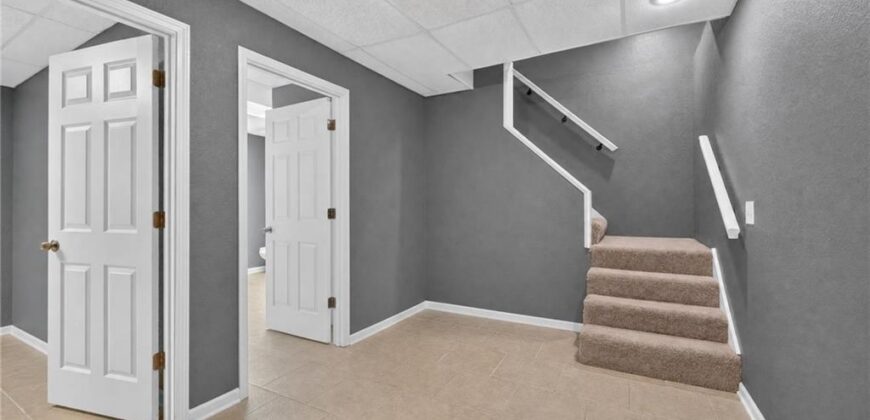 420 Crown Hill Road, Excelsior Springs, MO 64024