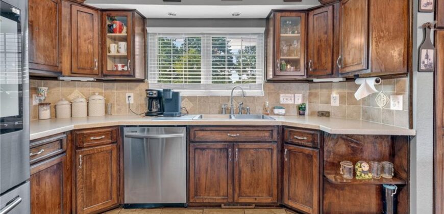 420 Crown Hill Road, Excelsior Springs, MO 64024