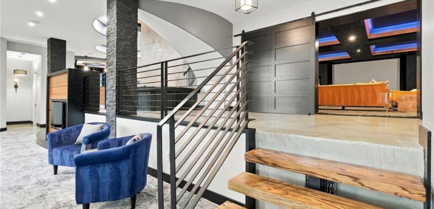 10239 N Kansas Avenue, Kansas City, MO 64155