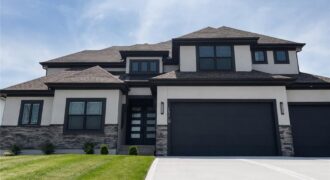 10514 N Hawthorne Avenue, Kansas City, MO 64157