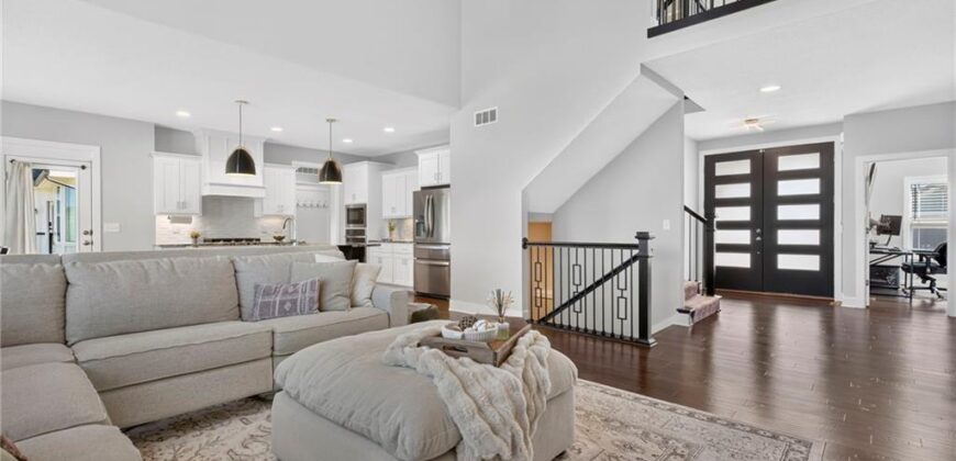 10514 N Hawthorne Avenue, Kansas City, MO 64157