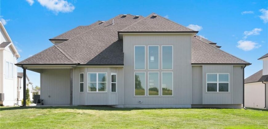 10514 N Hawthorne Avenue, Kansas City, MO 64157